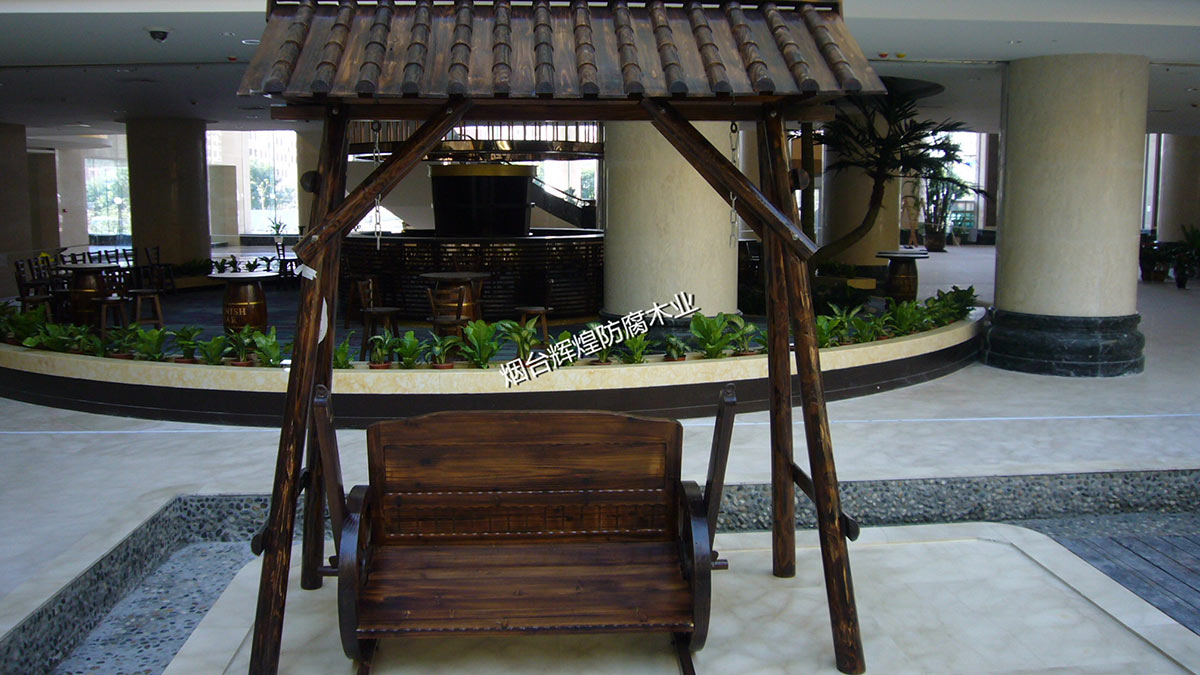 防腐木-楼梯秋千