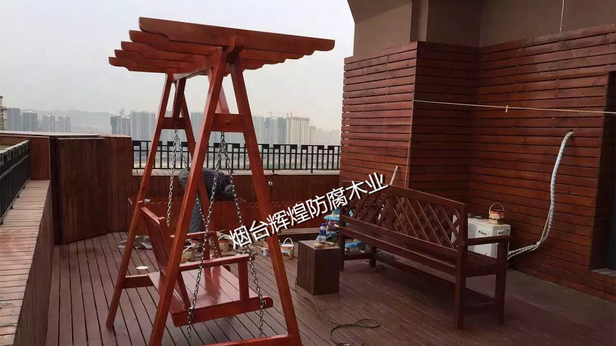 防腐木-楼梯秋千