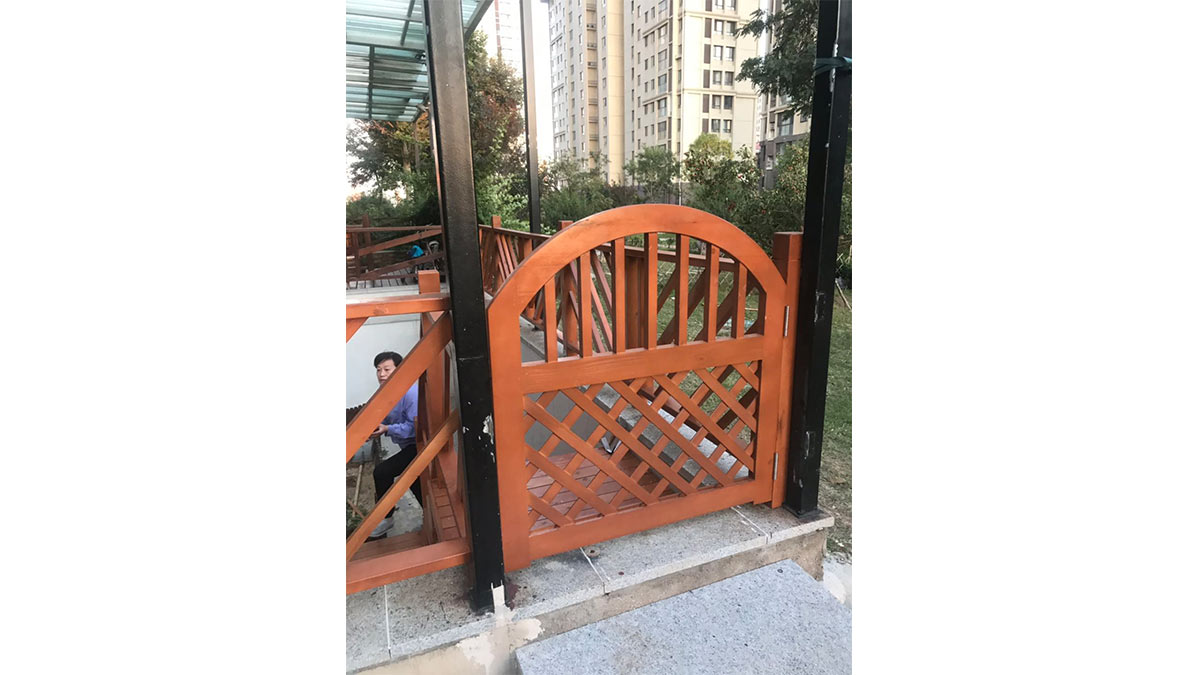 防腐木-小院门头